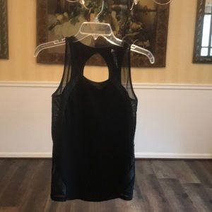 Black key hole work out tank